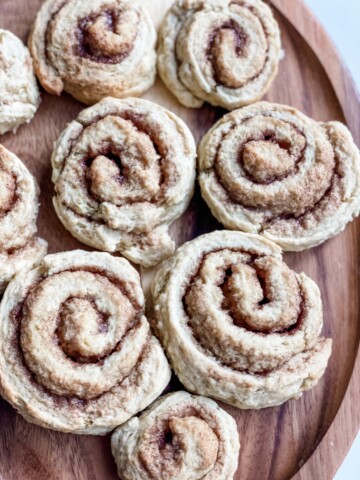 Vegan cinnamon roll scones