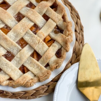 Vegan persimmon pie